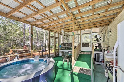 Keaton Beach Escape w/ Hot Tub < 2 Mi to Shore