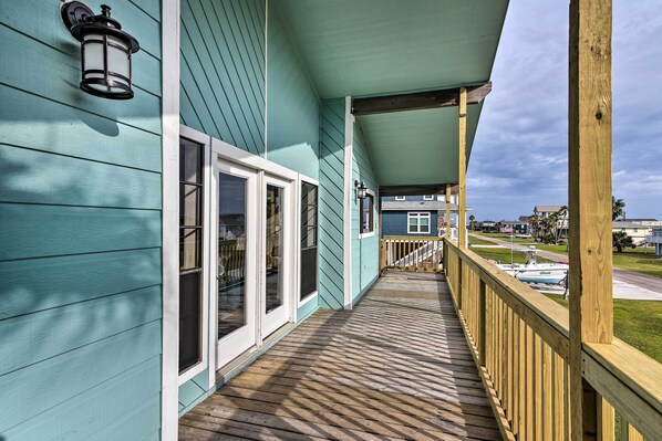 House (3 Bedrooms) | Interior - Near Boat Ramp: Home w/ Deck & Grill in Freeport (Freeport)