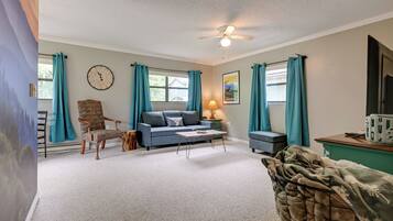 House (2 Bedrooms) | Interior