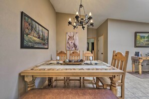Dining - All-season Alto Getaway w/ Fire Pit & Deck! (Alto)