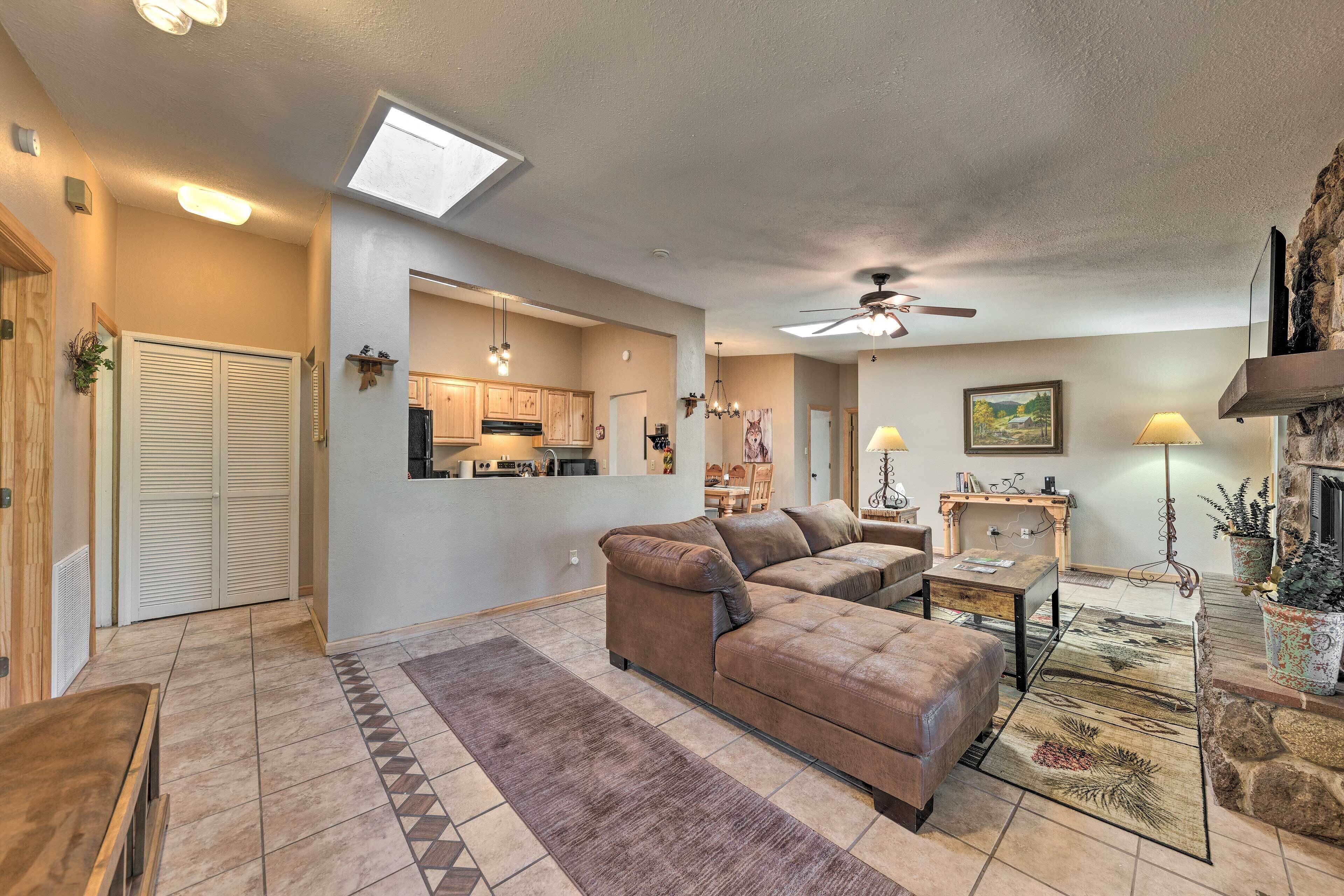 All-season Alto Getaway w/ Fire Pit & Deck!