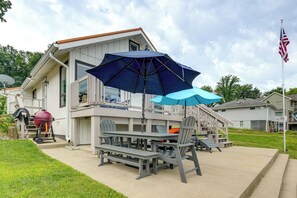 Cottage (1 Bedroom) | Interior - Lake George Cottage w/ Dock, Fire Pit & Kayaks! (Fremont)