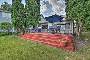 Cottage (3 Bedrooms) | Interior - 7 Mi to Nubs Nob: Lakefront Abode w/ Fire Pit! (Petoskey)