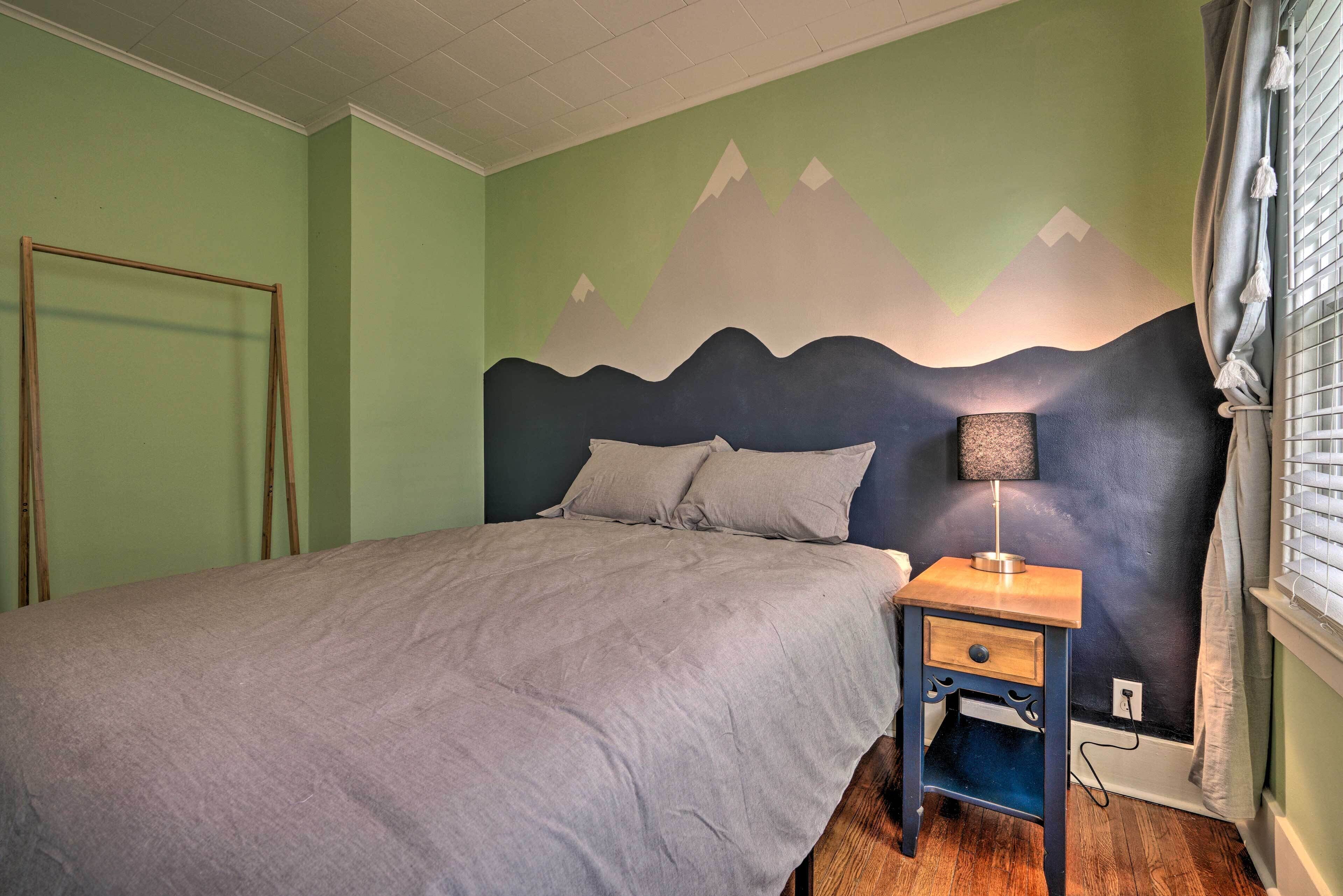 House (3 Bedrooms) | 3 bedrooms, desk, laptop workspace, iron/ironing board