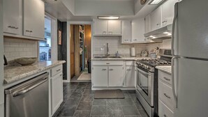 獨棟房屋 (3 Bedrooms) | 私人廚房 | 微波爐、烤箱、爐台、洗碗機