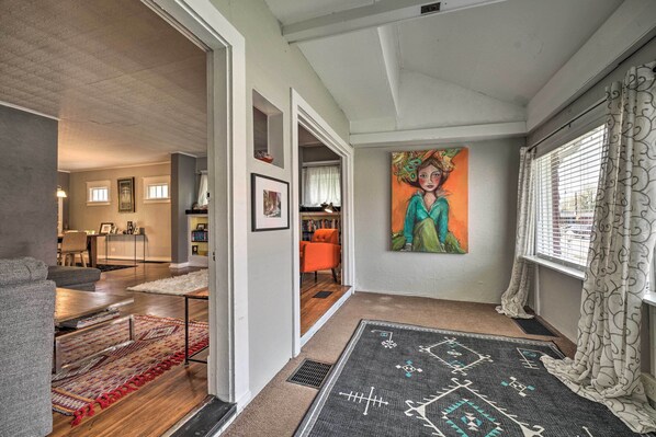 Interior - Comfortable Craftsman Home - 2 Miles to UB Campus! (Buffalo)