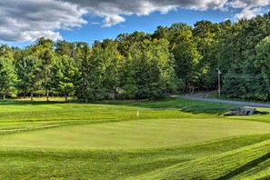 Interior - Large Deck + Resort Amenities: Lake Ariel Retreat (Lake Ariel)