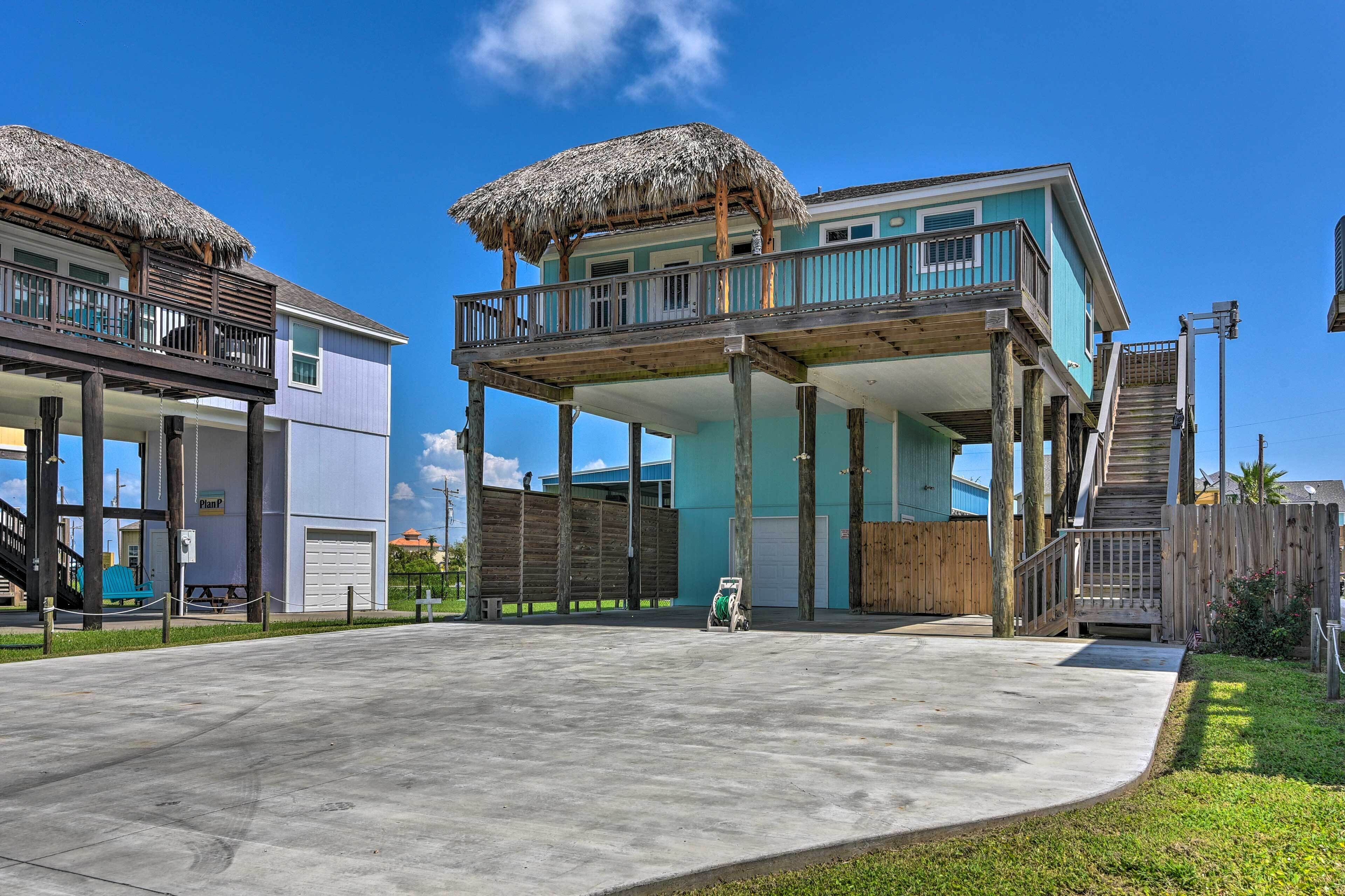 'sea Breeze' Crystal Beach Home - Walk to Beach!