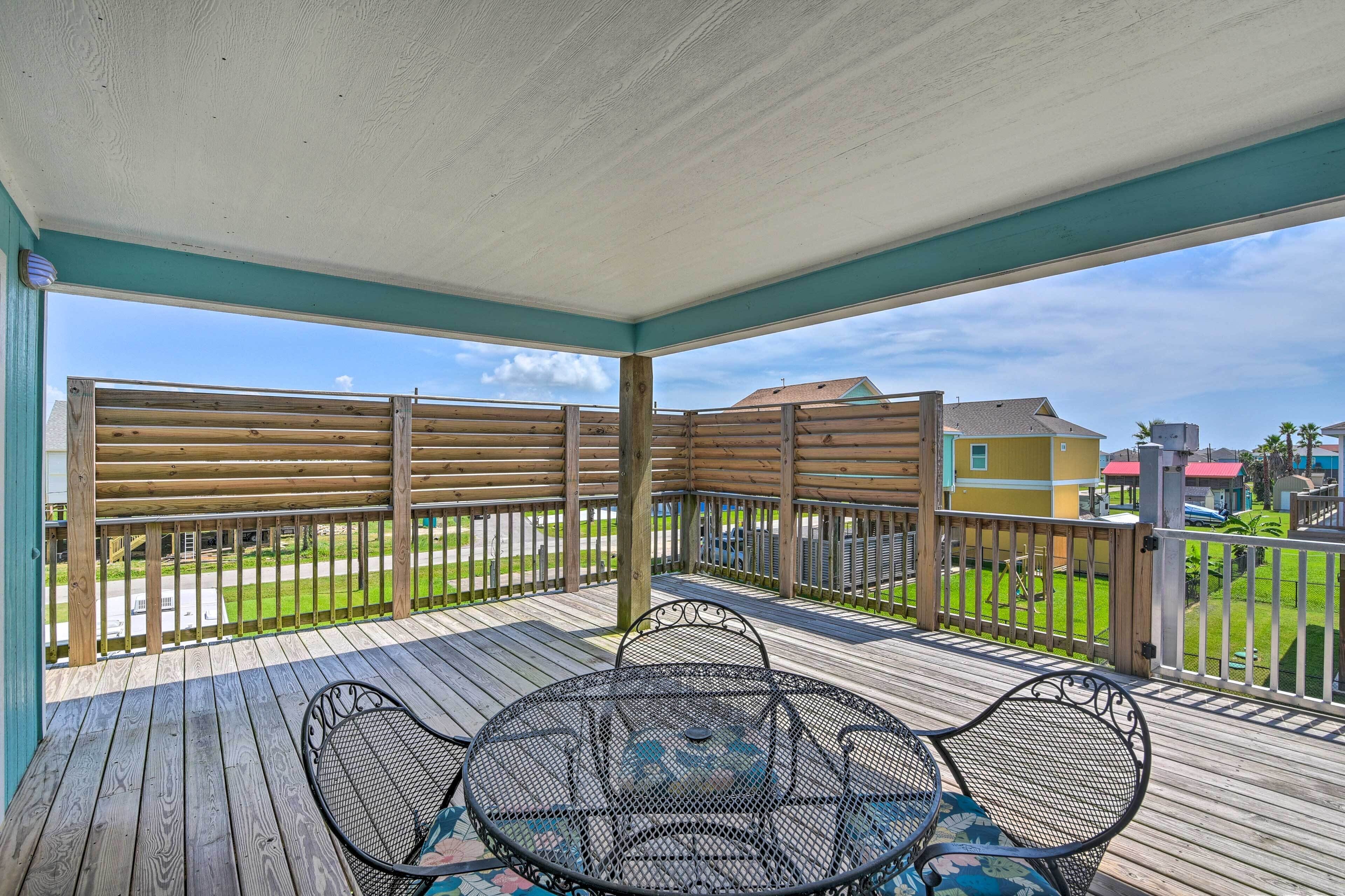 'sea Breeze' Crystal Beach Home - Walk to Beach!