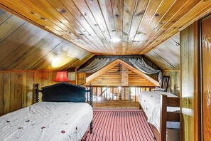 House (3 Bedrooms) | Interior - Quiet Shiloh Retreat w/ Spacious Yard & Fireplace! (Shiloh)
