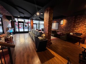 บริเวณนั่งเล่นที่ล็อบบี้