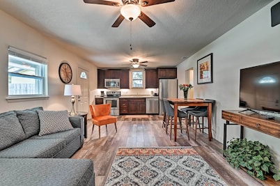 Walkable Winter Garden Bungalow: 3 Blocks to Dtwn