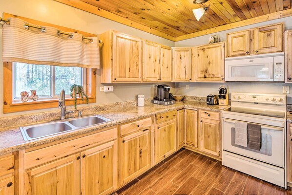 House (2 Bedrooms) | Interior - Penrose Home w/ Covered Deck + Fire Pit! (Penrose)