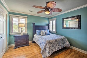 Apartment (2 Bedrooms) | Interior - Lakefront Hot Springs Condo w/ Large Balcony! (Hot Springs)