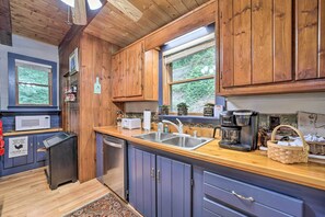 House (3 Bedrooms) | Interior - Bryson City Cabin w/ Hot Tub ~ 10 Mi to Dtwn! (Bryson City)