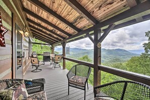House (3 Bedrooms) | Interior - Bryson City Cabin w/ Hot Tub ~ 10 Mi to Dtwn! (Bryson City)