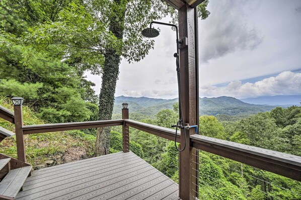 House (3 Bedrooms) | Interior - Bryson City Cabin w/ Hot Tub ~ 10 Mi to Dtwn! (Bryson City)