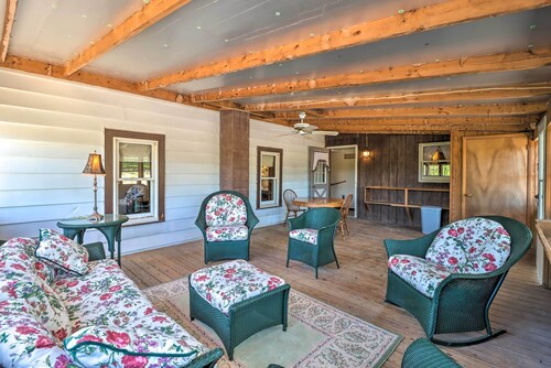 Mifflinburg Farmhouse w/ Deck: Family Friendly!