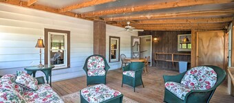 Mifflinburg Farmhouse w/ Deck: Family Friendly!