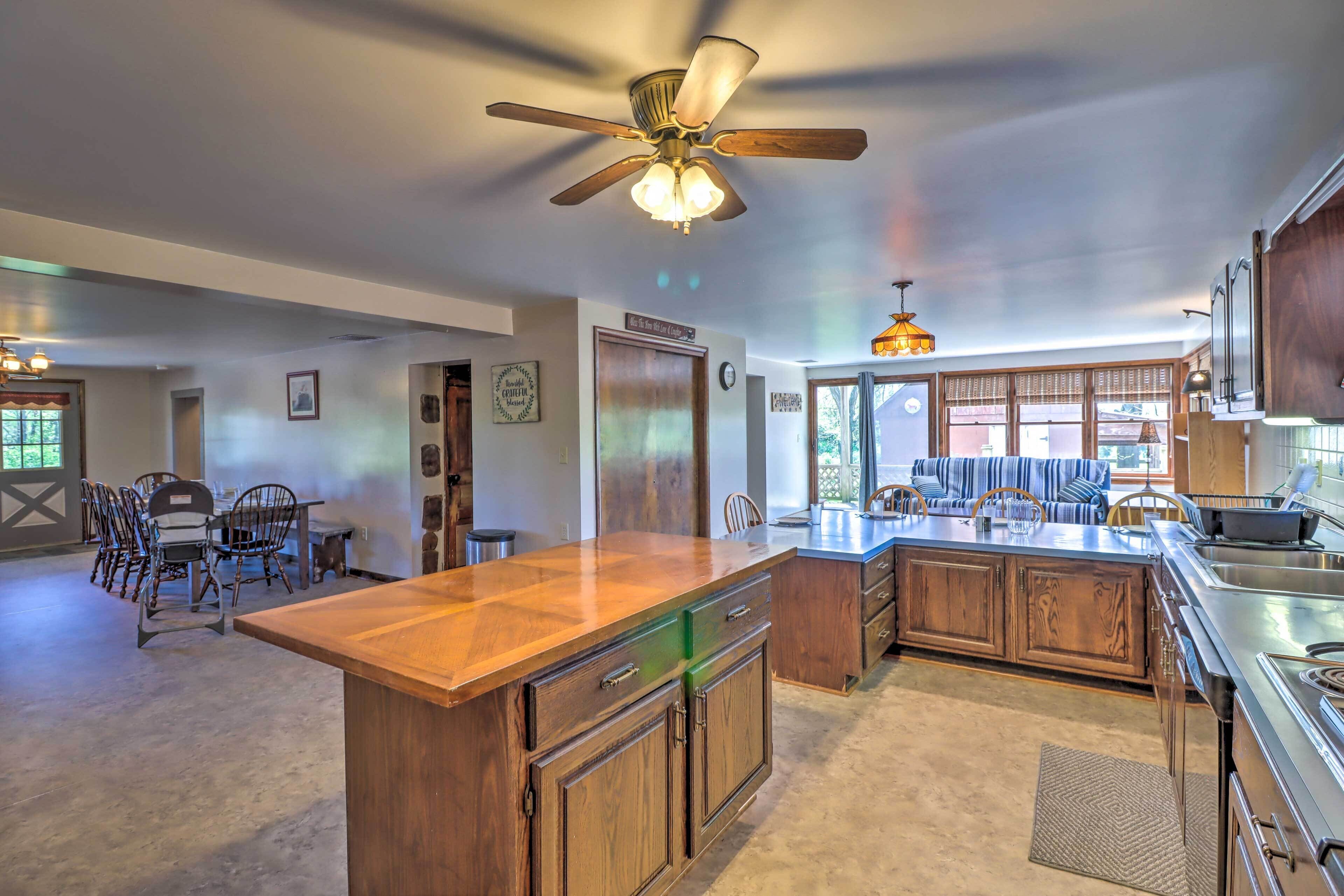 Lovely Mifflinburg Farmhouse - Multiple Decks