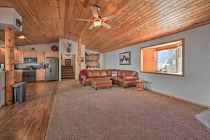 House (5 Bedrooms) | Interior