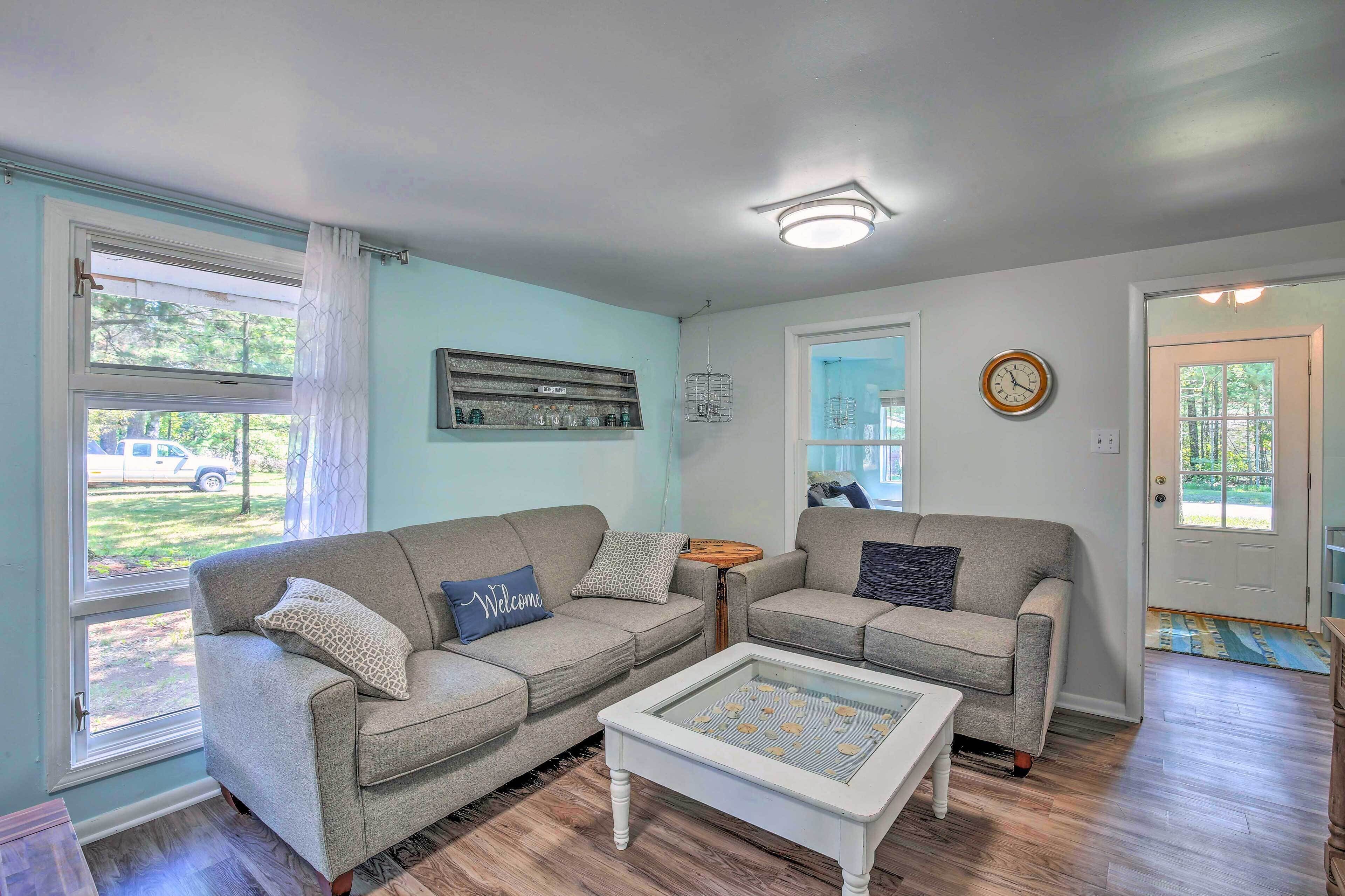 NEW Cute & Charming Cottage Near Castle Rock Lake!