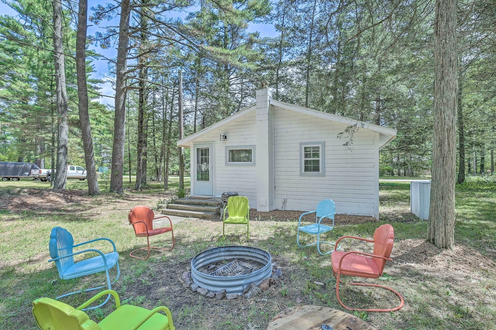 NEW Cute & Charming Cottage Near Castle Rock Lake!