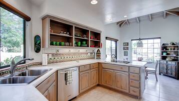 Casa (2 Bedrooms) | Interior