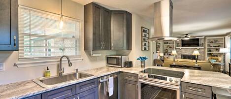 House (3 Bedrooms) | Interior