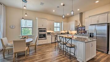 Hus (3 Bedrooms) | Eget kjøkken | Mikrobølgeovn, ovn, kokeplater og oppvaskmaskin