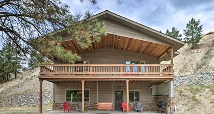 Quiet Riverside Retreat: Hike, Fish & Ski!