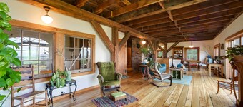 Breathtaking Mtn Views: Stylish Rustic Retreat!