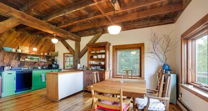 Breathtaking Mtn Views: Stylish Rustic Retreat!