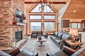 Front of property - Mountainside Retreat w/ Fire Pit in Banner Elk (Banner Elk)