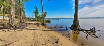 Bayfront Blounts Creek Home: Private Beach + Dock!