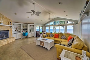 House (6 Bedrooms) | Interior