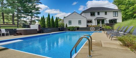 Villa (Multiple Bedrooms) | Front of property