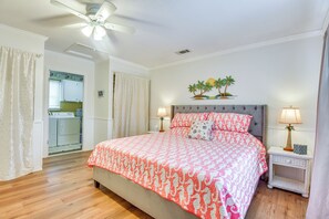 House (2 Bedrooms) | Interior - 1 Mi to Anna Maria Island: Pet-friendly Retreat (Cortez)