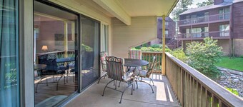 Lake-view Balcony: Sunny Hot Springs Condo!