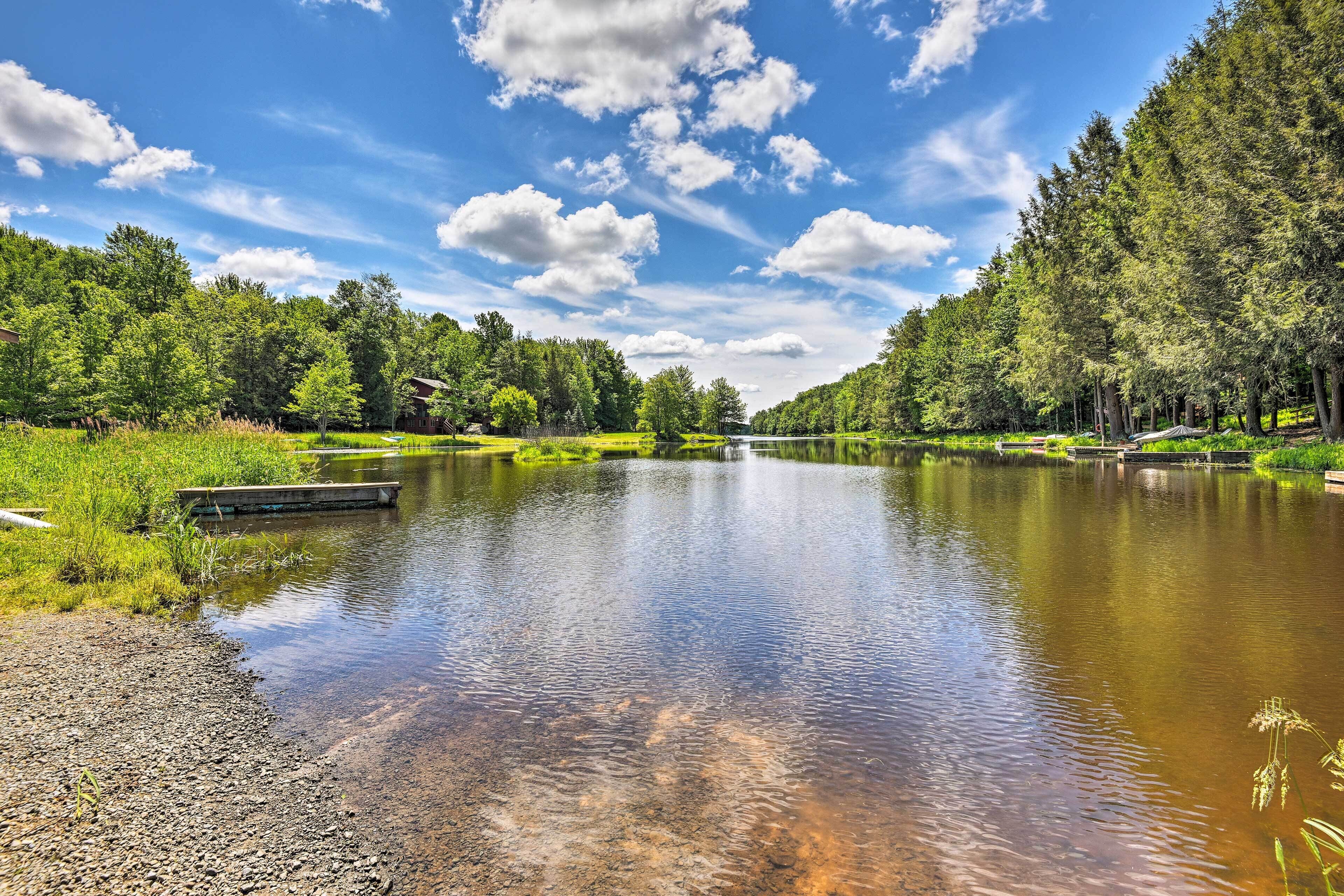 Cozy Lake Ariel Home in a Nature Resort Community!