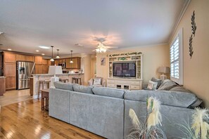 Interior - ~ 1 Mi to Golf: Home w/ Patio in The Villages! (The Villages)