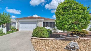 Khuôn viên nơi lưu trú