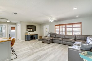 House (3 Bedrooms) | Interior