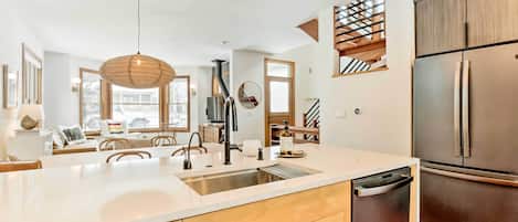 House (3 Bedrooms) | Interior