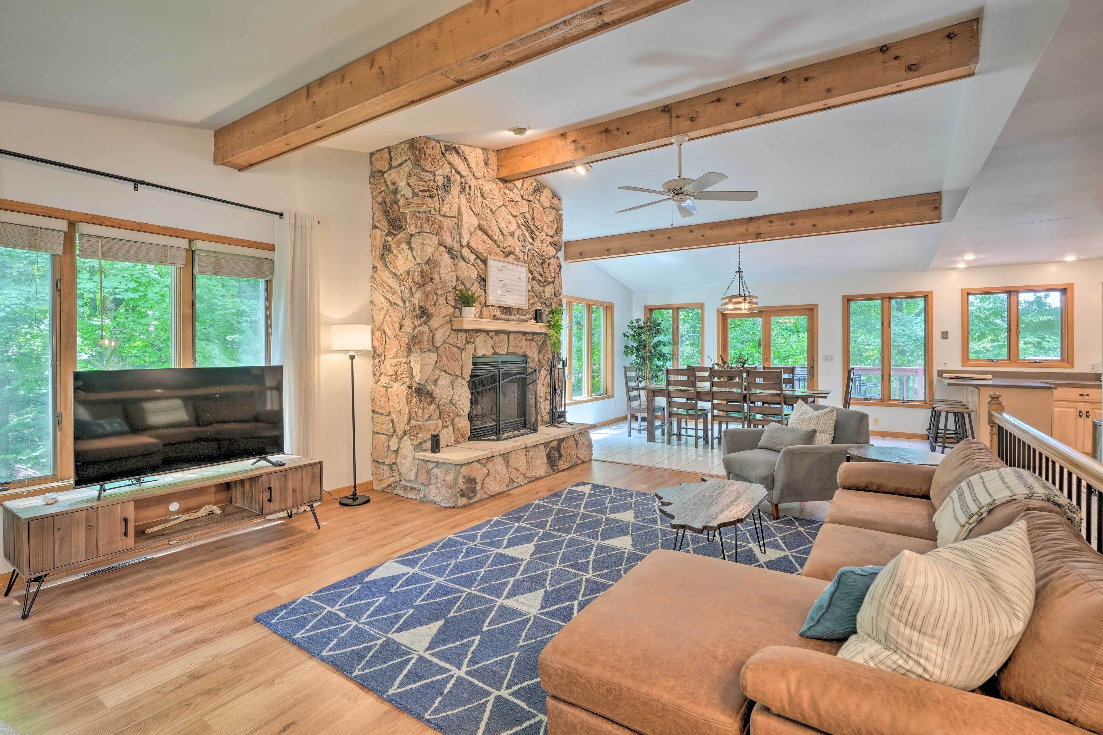 Stunning Waterfront Home w/ Fireplace & Grill