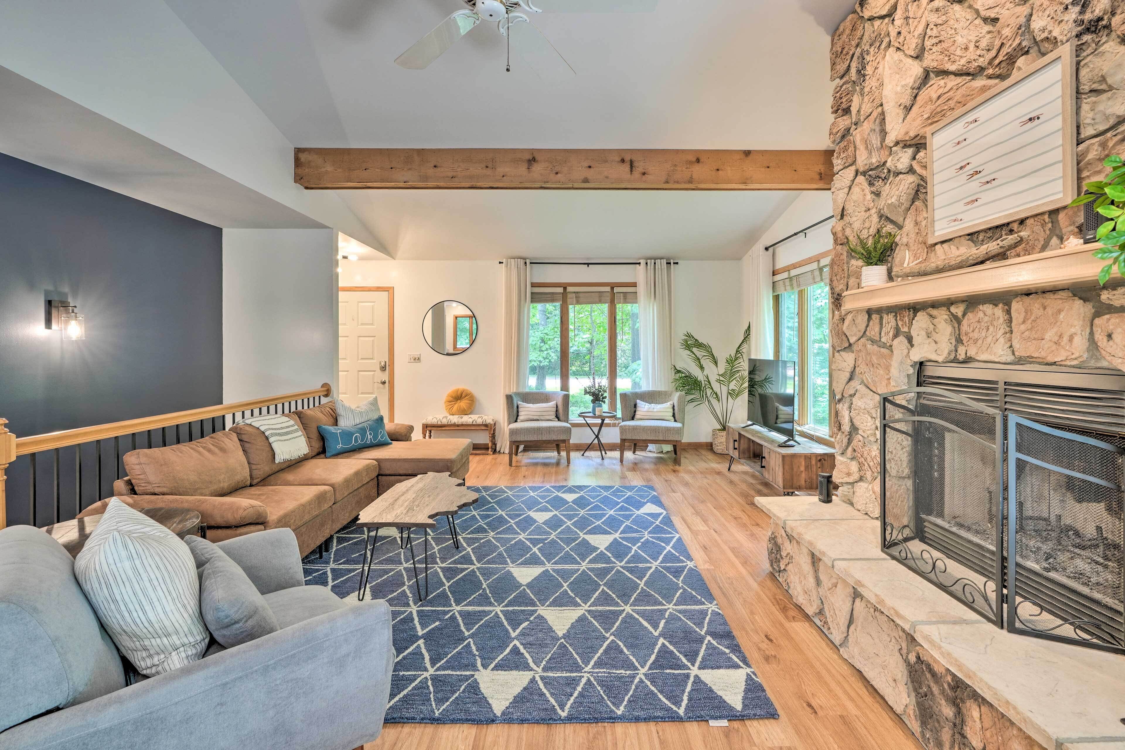 Stunning Waterfront Home w/ Fireplace & Grill