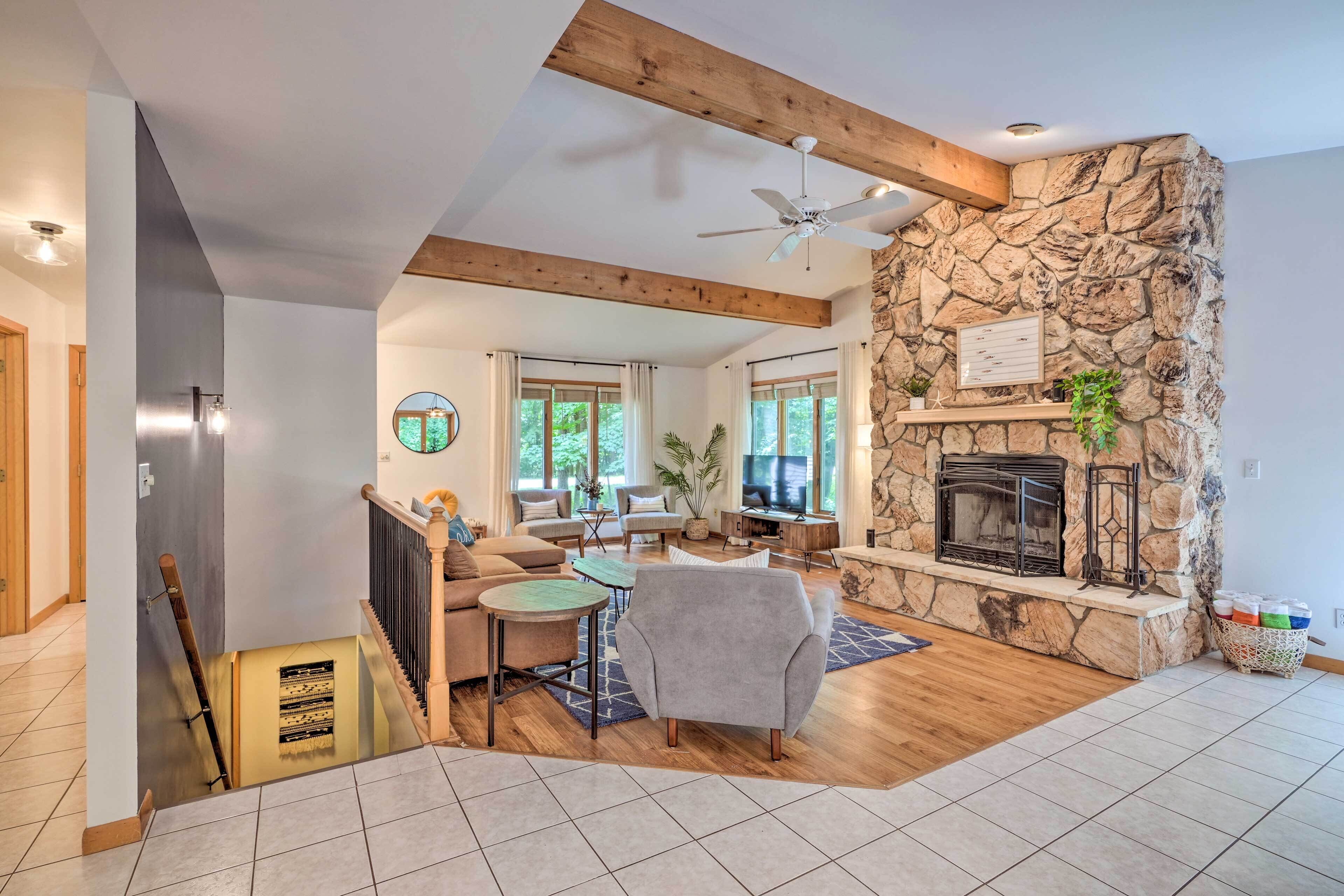 Stunning Waterfront Home w/ Fireplace & Grill