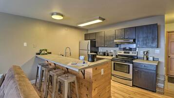 ุงูู
ูุดุฃุฉ ู
ู ุงูุฏุงุฎู