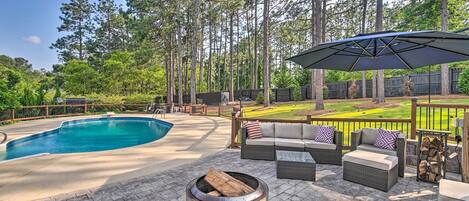 House (4 Bedrooms) | Front of property