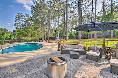 House (4 Bedrooms) | Front of property